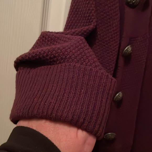$8 bundled! Large Wine cotton open cardigan, ornamental metal buttons wrap tie - Picture 3 of 9